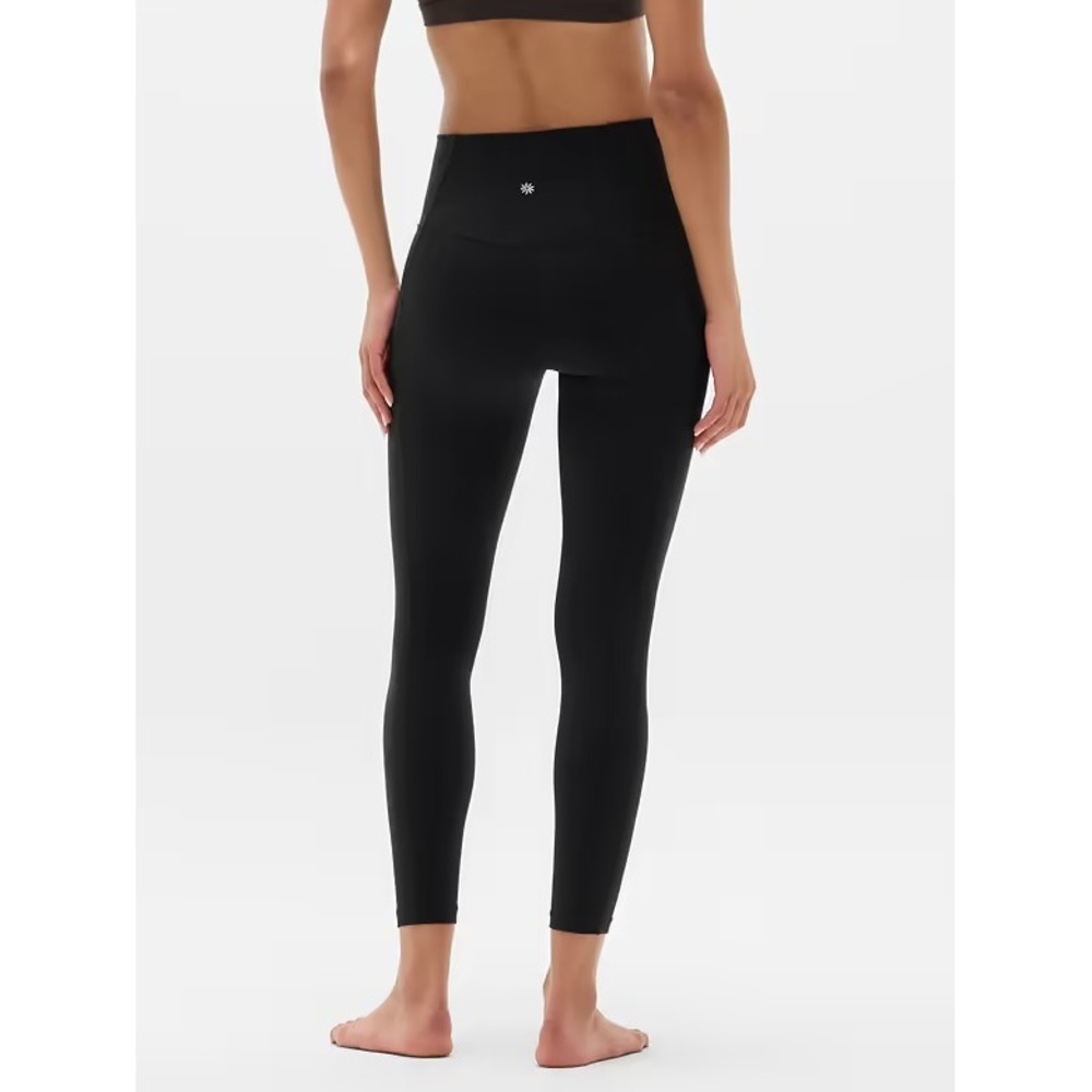 Athleta Black Salutation Stash Pocket 7/8 Leggings M